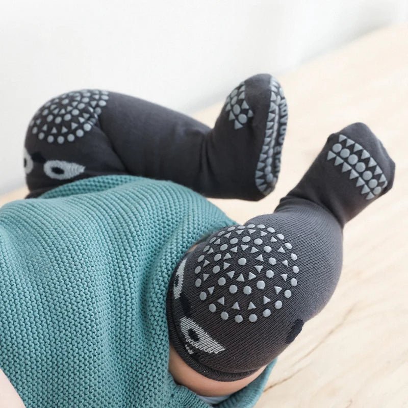 Baby Knee Non-Slip Floor SocksKeep your little one safe and comfortable as they explore with these Baby Knee Non-Slip Floor Socks. Designed with non-slip grips, these socks provide extra tractionBaby Knee Non-Slip Floor SocksMy StoreBaby socksPanystore.eu